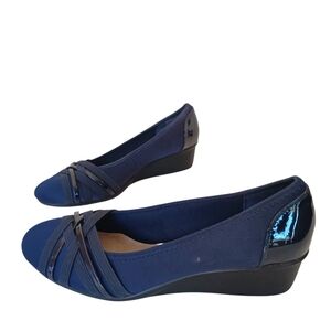 Cliffs by WHITE MOUNTAIN Shoes Women's Blue Size 11‎ Flats with Black Accents